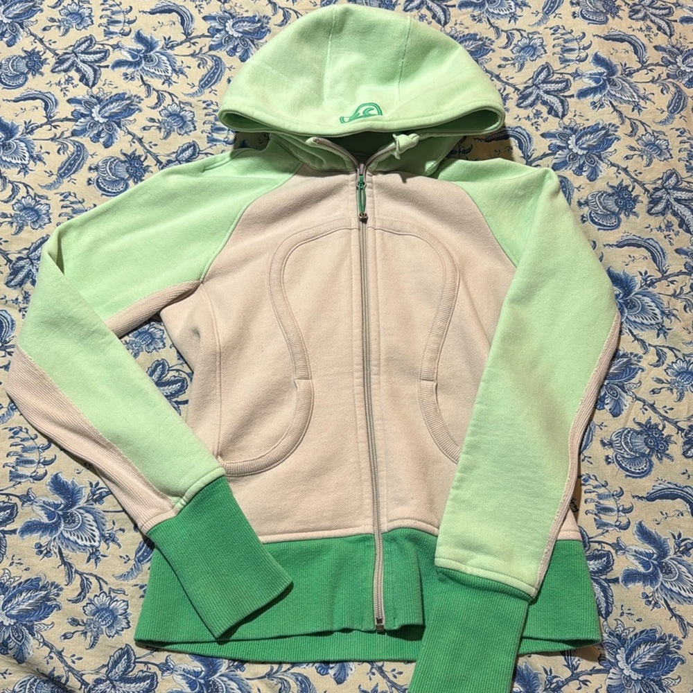 Green Lululemon Scuba zip hoodie in small size